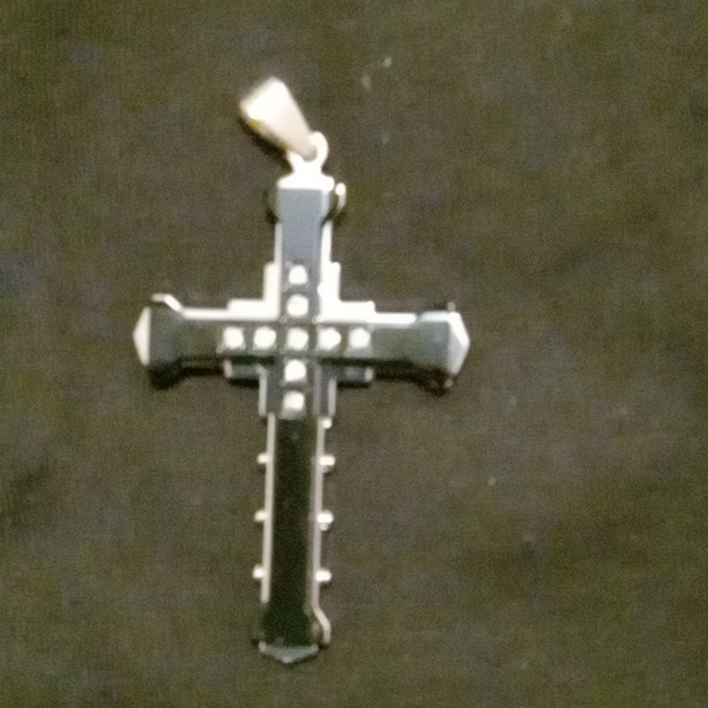Cross pendant